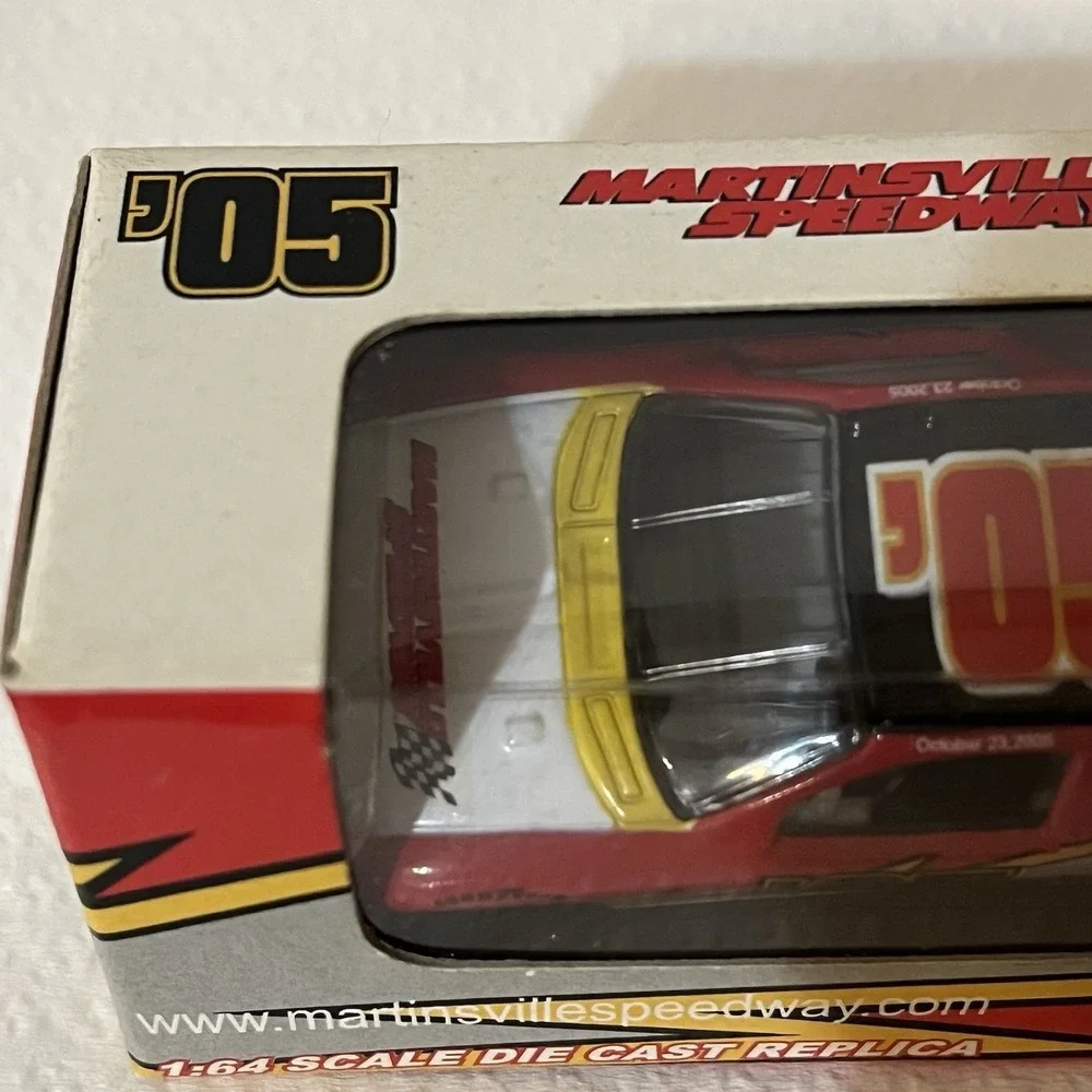 2005 ADVANCE AUTO PARTS 500 Die Cast 1:64 PROGRAM Car MARTINSVILLE SPEEDWAY